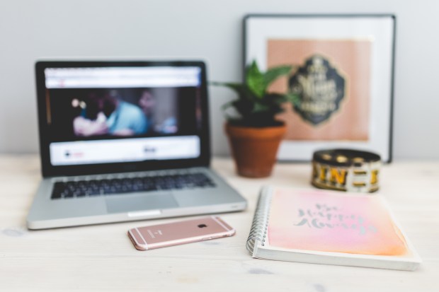 kaboompics-com_modern-creative-workspace